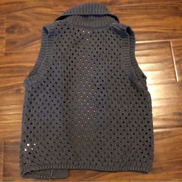 2 Girls Sweaters - Mossimo Gray Size Medium, J. Khaki Brown Knit Size Large - Picture 9 of 13